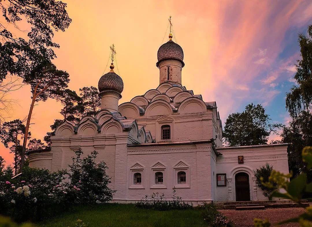 Храм Архангела Михаила в Архангельском